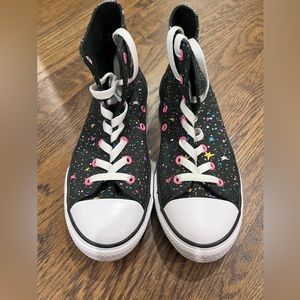 Girls high top converse all stars size 4